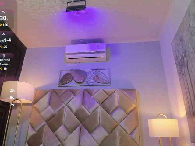 IsaMillerS4 webcam