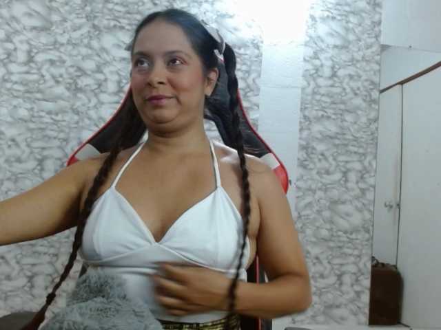 Zamiramoon live cam on BongaCams