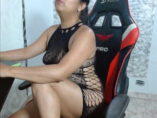 Zamiramoon live cam on BongaCams