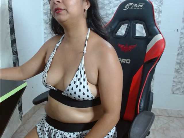 Zamiramoon live cam on BongaCams