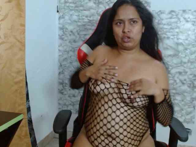 Zamiramoon Live Webcam on BongaCams