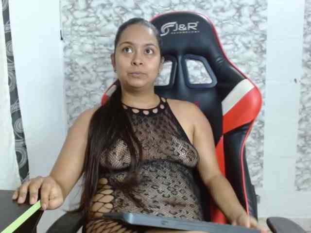 Modelo: Zamiramoon