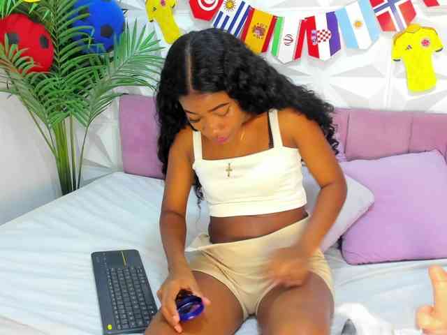 Chanell-Banks webcam