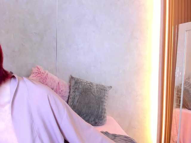 mia-greey live cam on BongaCams