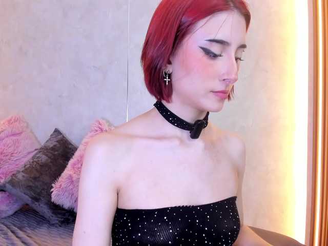 mia-greey live cam on BongaCams
