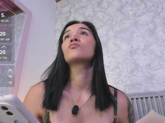 Victoria-Monroe live cam on BongaCams
