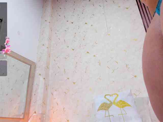 victoria-monrou's live room
