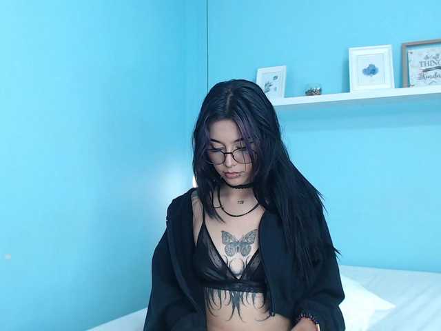 AzulaDark live webcam show