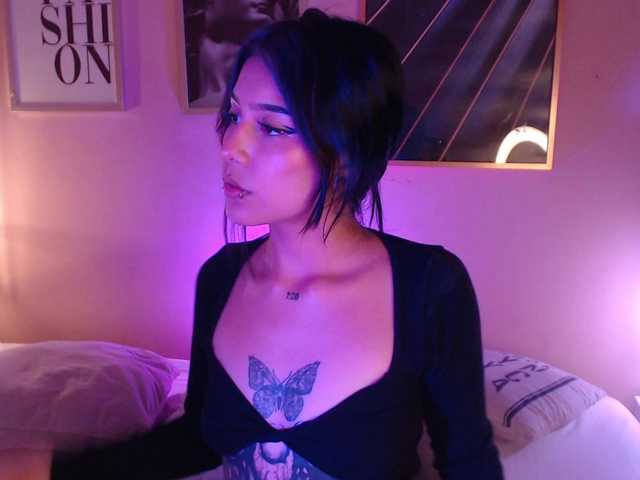 AzulaDark live cam preview