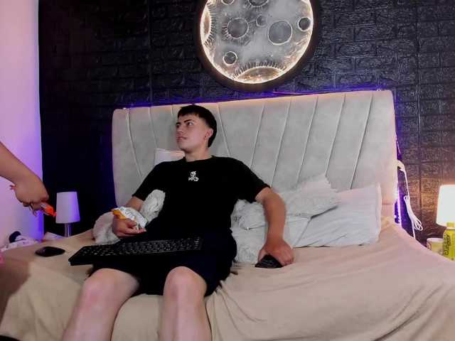 SUNNN-AND-MOONNN live cam on BongaCams