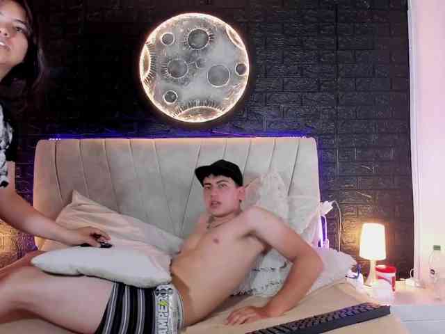 SUNNN-AND-MOONNN webcam