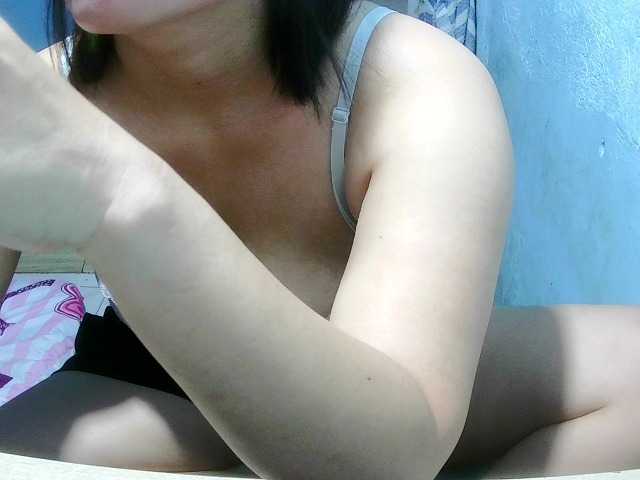 Sexbomb631 live cam on BongaCams