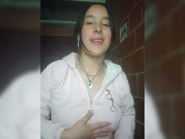 Alaiabella live cam on BongaCams