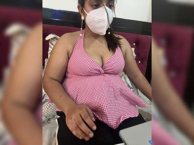 Yourannie9050 live cam on BongaCams