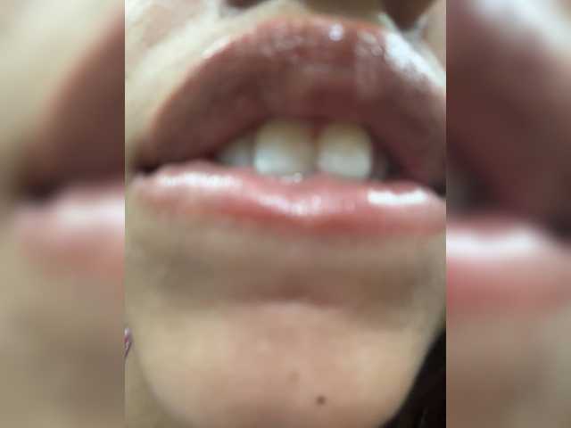 Yourannie9050 live cam on BongaCams