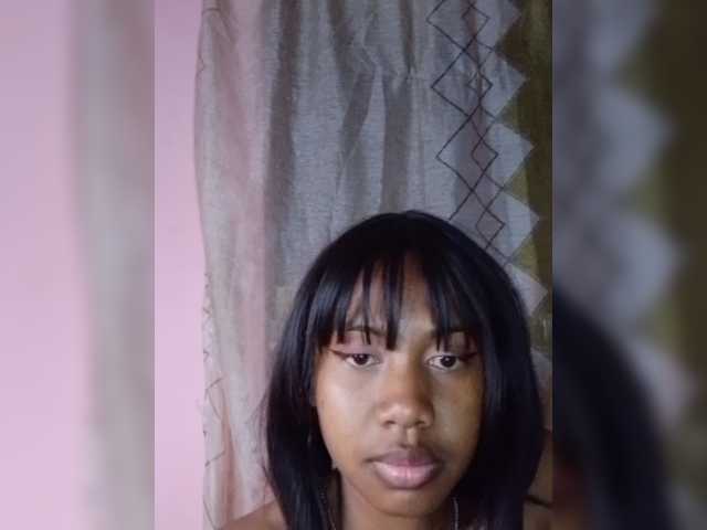 Laurapink live cam on BongaCams