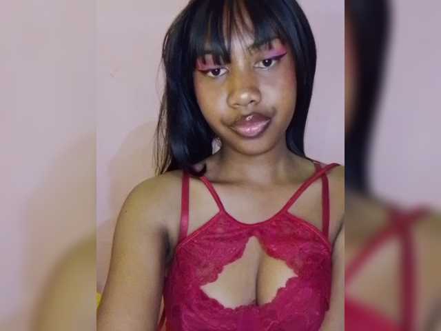 Laurapink live cam