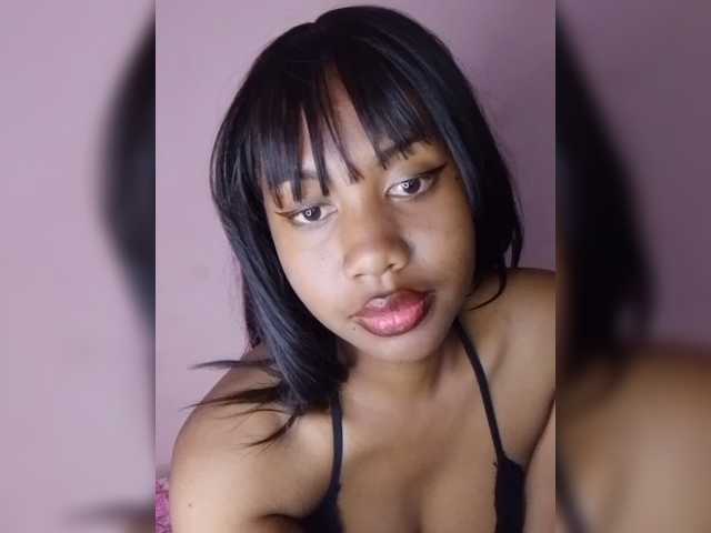 Laurapink live cam on BongaCams