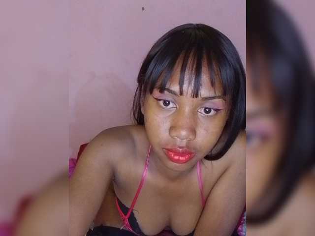 Laurapink live cam on BongaCams