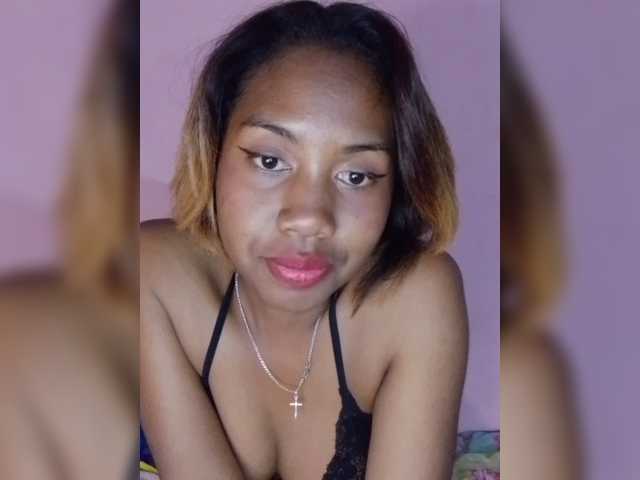 Laurapink live cam on BongaCams