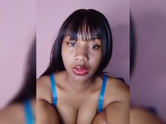 Laurapink live cam on BongaCams