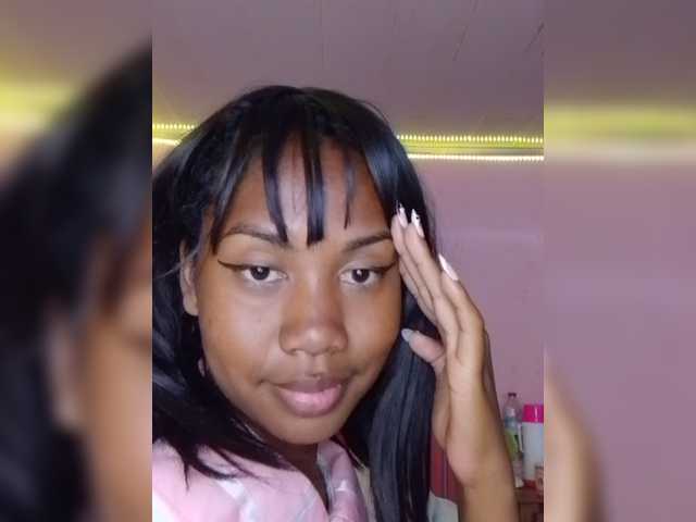 Laurapink live cam on BongaCams