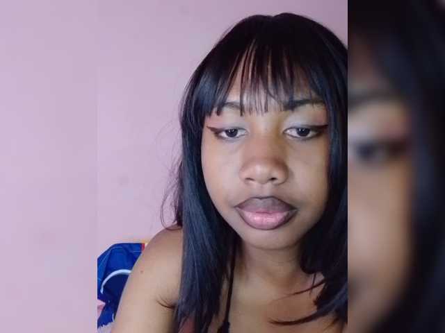 Laurapink live cam on BongaCams