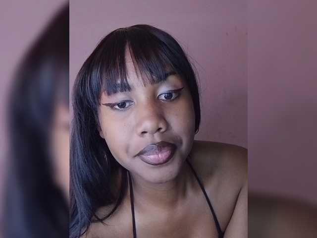 Laurapink live cam on BongaCams