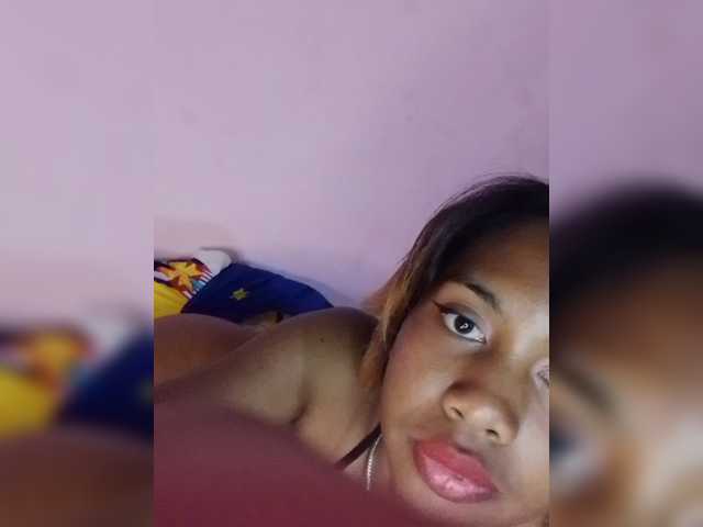Laurapink live cam on BongaCams