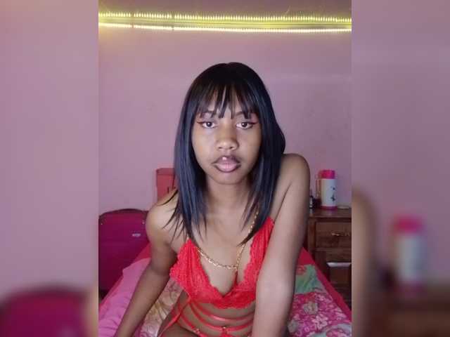 Laurapink live cam on BongaCams