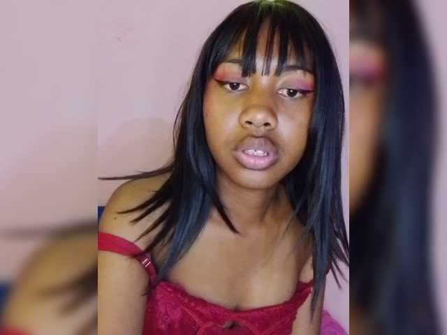 Laurapink live cam on BongaCams
