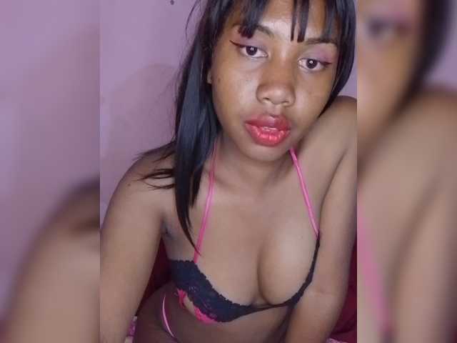Laurapink live cam on BongaCams