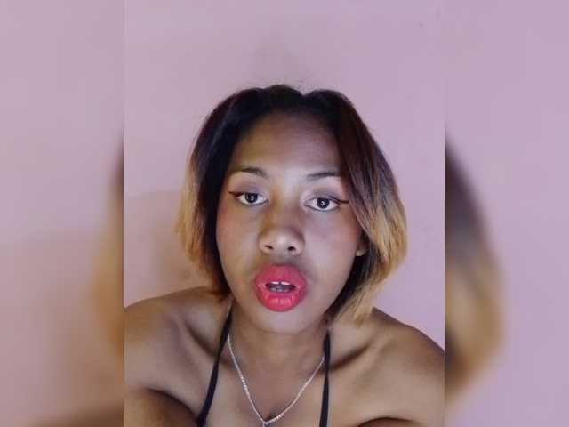 Laurapink live cam on BongaCams