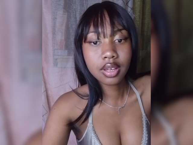 Laurapink live cam on BongaCams