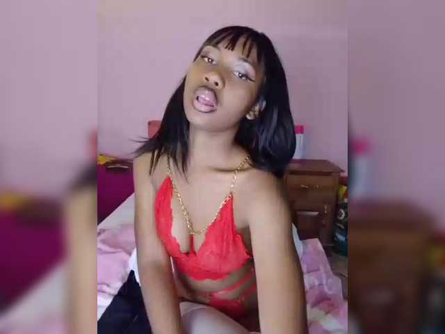 Laurapink live cam on BongaCams