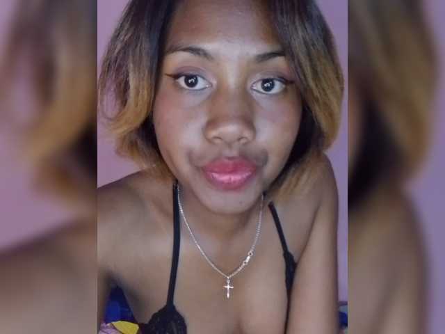 Laurapink live cam on BongaCams