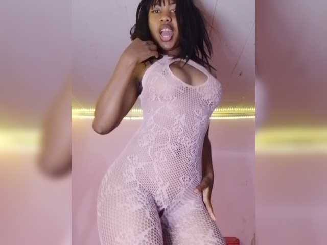 Laurapink live cam on BongaCams