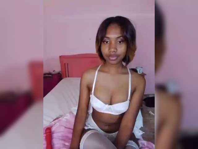 Laurapink live cam on BongaCams