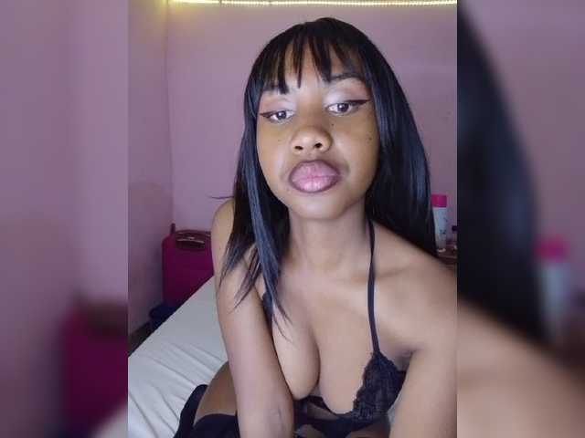 Laurapink live cam on BongaCams
