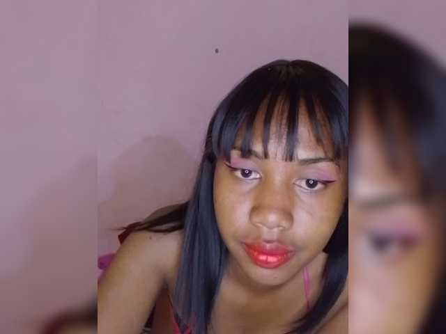 Laurapink live cam on BongaCams
