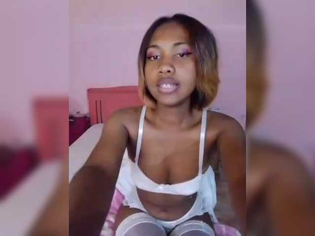 Laurapink live cam on BongaCams