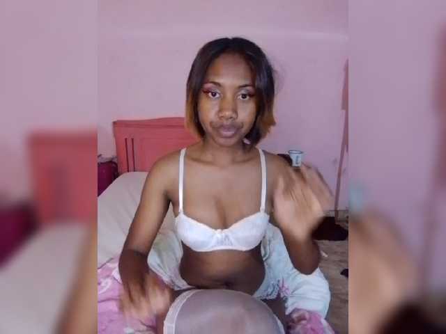 Laurapink live cam on BongaCams