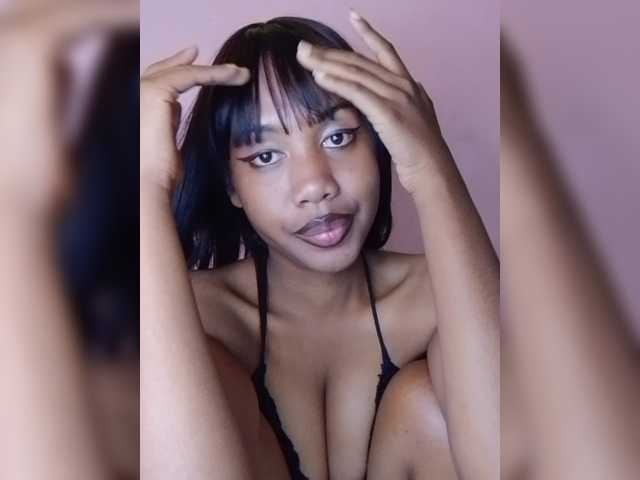 Laurapink live cam on BongaCams