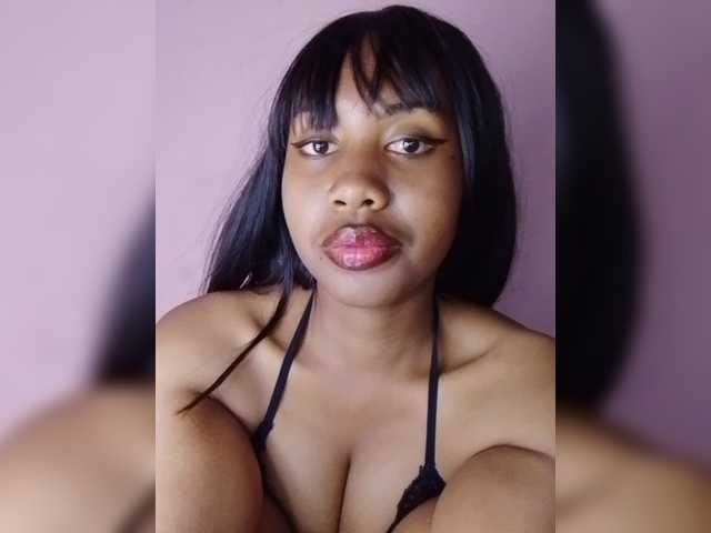 Laurapink live cam on BongaCams