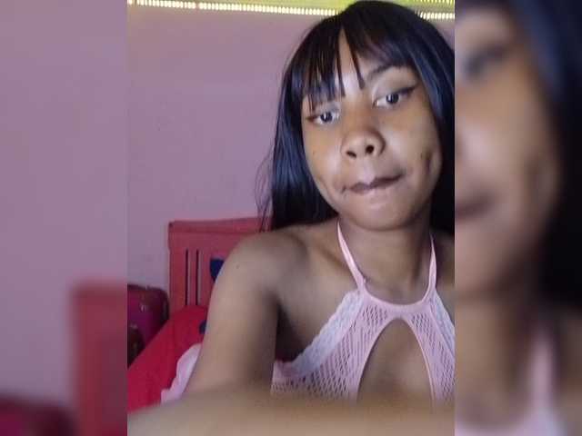 Laurapink live cam on BongaCams