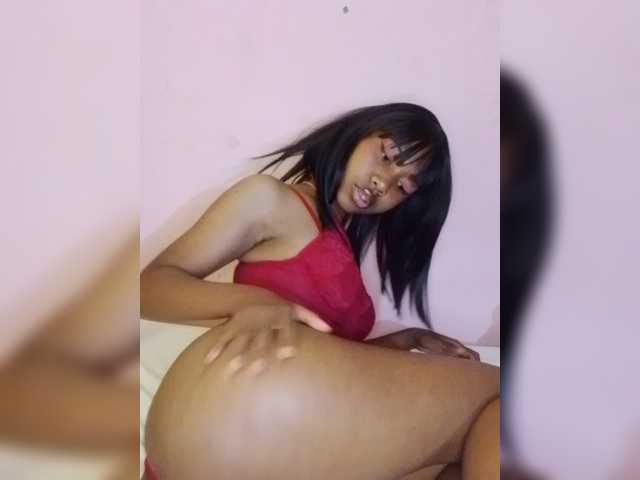 Laurapink live cam on BongaCams