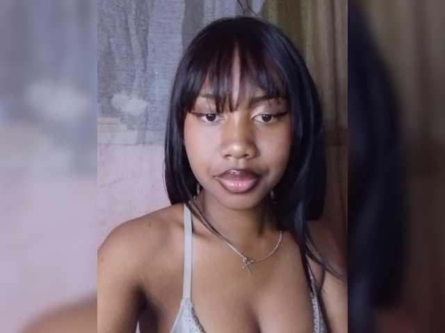 Laurapink live cam on BongaCams