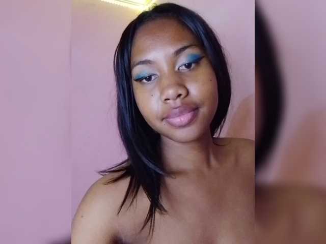 Laurapink live cam on BongaCams