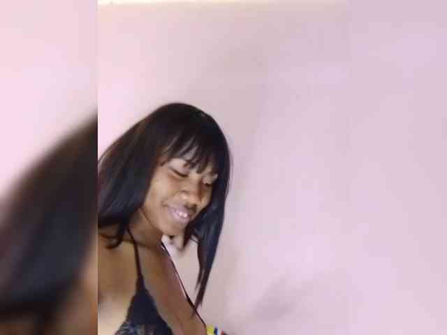 Laurapink Live Webcam on BongaCams