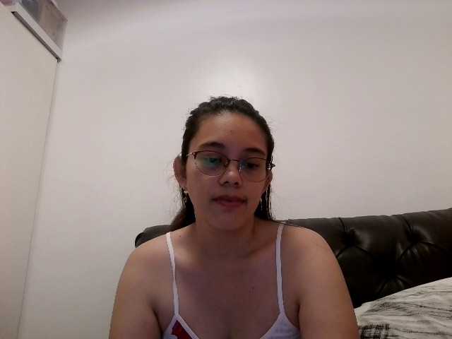 simplesindyxx live cam on BongaCams